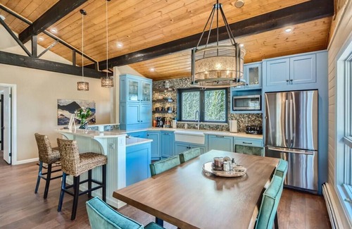 Conifer Mountain and Meadows House | The Bear Cave, w/Hot tub & Mountain Views