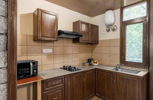 Old Manali House | The Bear Creek Luxury 2BHK Villa at Mall Road Manalin