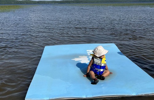 Strong Cottage | The Bear den on beautiful Lake Bernard