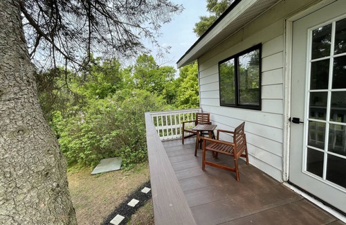 Frankfort House | THE BEAR - Frankfort - NEW! 3 min. to Frankfort