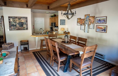 Lake City House | The Bear Hug Inn - Northshore #3 - Townhome on the Shore of Lake San Cristobal