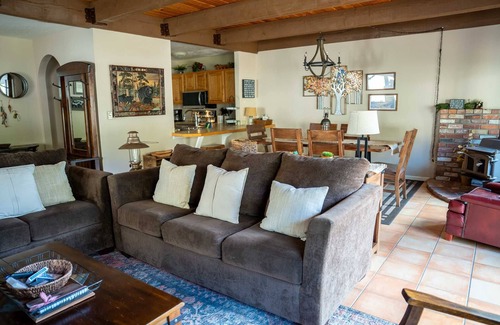 Lake City House | The Bear Hug Inn - Northshore #3 - Townhome on the Shore of Lake San Cristobal