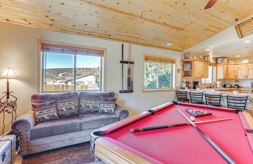 Woodlands Cabin | 'The Bear's Den' Cabin: 8 Mi to Snow Summit!