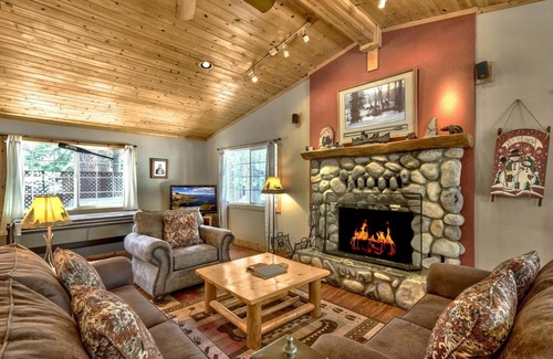 North Upper Truckee Cabin | The Bear's Den Single Story Tahoe Cabin With 3 Bedrooms, 2 Baths, Hot Tub