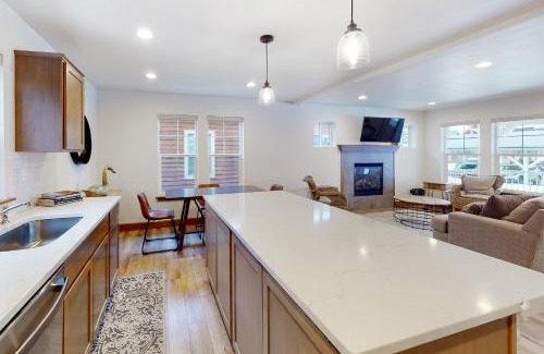 Dover Bay House | The Bear's Den
