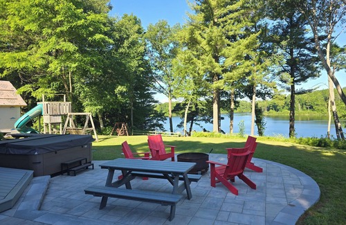 Lake Ann House | The Bears Den- Sleeping Bear Resort in Lake Ann Michigan