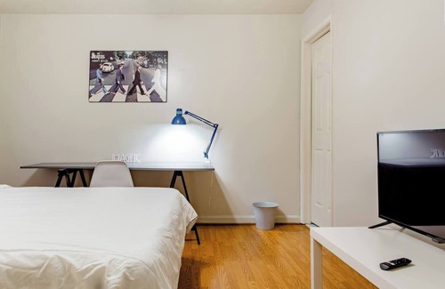Lochearn House | The Beatles Blue- Your Best Stay!