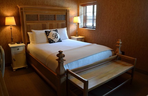 Dallas Hotel | The Beaumont Inn