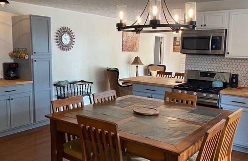 Beech Grove House | ❤️ The Bedford - spacious, cozy, quiet & comfortable ❤️