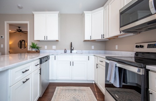 Oxford House | The Bee, Cozy 1BR Studio by Velvet Ditch Villas