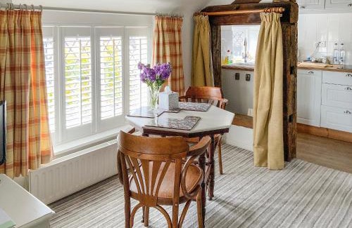 Balterley House | The Beehive