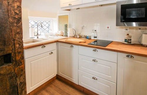 Balterley Cottage | THE BEEHIVE, pet friendly, character holiday cottage in Betley