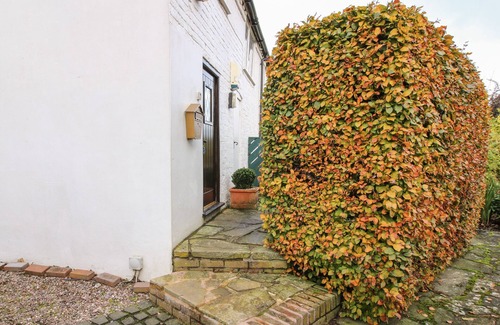 Balterley Cottage | THE BEEHIVE, pet friendly, character holiday cottage in Betley