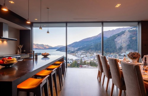 Queenstown City Centre Villa | The Belfast