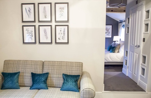 Quedgeley Hotel | The Bell Alderminster
