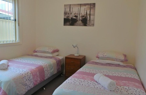 South Tamworth Villa | The Bell House