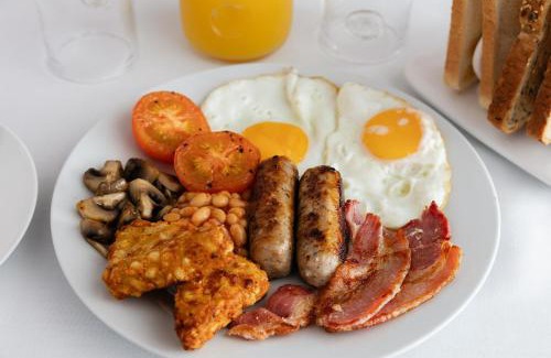 Sandown House | The Bell Lodge