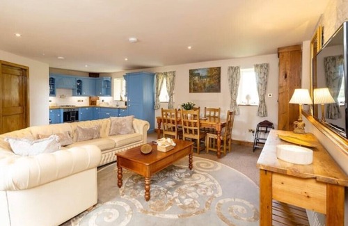 Lullington Cottage | The Bell Tower, Orchardleigh Estate