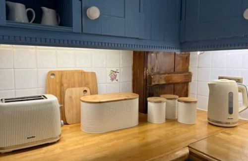 Lullington Cottage | The Bell Tower, Orchardleigh Estate