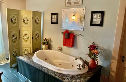 Canandaigua Bed & Breakfast | The Bella Ella B&B