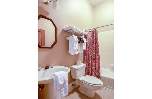 Abbeville Hotel | The Belmont Inn