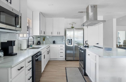 Plano House | The Belvedere Pet Friendly Spacious Yard