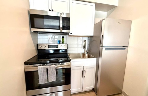 North Central Omaha Apartment | The Benson Summary: F