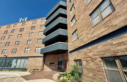 North Central Omaha Apartment | The Benson Summary: F