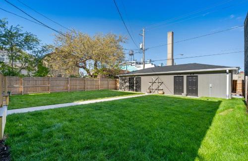 Fifth Ward Apartment | The Bentley Condotel, Heart of Walkers Point with Garage, Yard