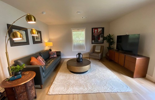 Downtown Apartment | The Benton - Warmly decorated, cozy apartment in downtown Bentonville