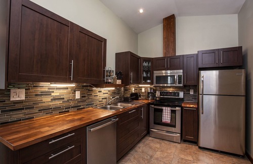 Revelstoke Apartment | The best 2 bedrooms suite in Revelstoke!
