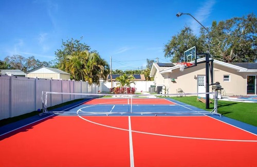 Largo House | THE BEST Clearwater Private Resort! Heated Pool