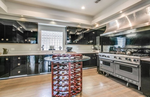 Lake Highlands House | The Best Dallas Has with Heated Pool and Spa