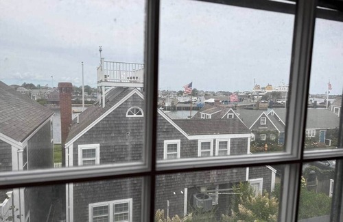 Nantucket Town Apartment | The best location Downtown Nantucket Condo minutes from Ferries.