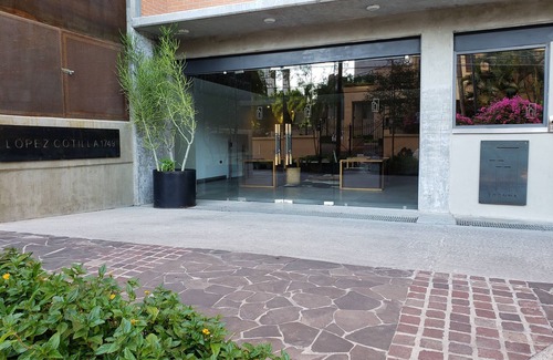 Lafayette Apartment | The Best Loft in Americana couples/singles