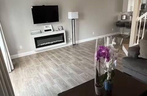 Cumbrian Lakes House | The Best New TownHome in Kissimmee. Minutes away from the Parks!