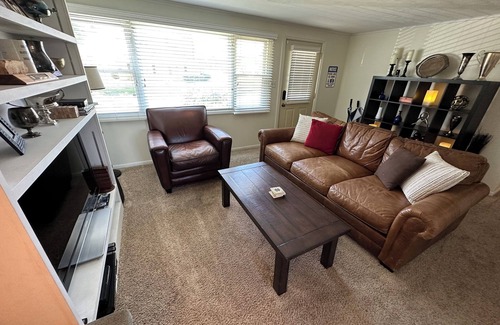 Wooded Estates House | The Best Notre Dame Football House. Cozy Bungalow Steps Away from Notre Dame