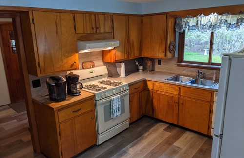 Silver Lake House | The Best of Both Worlds – 3 bedroom house with Lake Access Without the Crowds