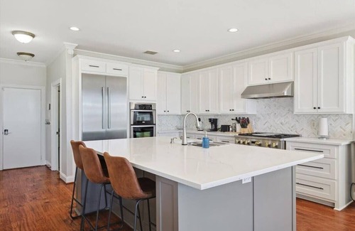 Rockwall House | The Best of Lakeside Living - Luxury at its Finest