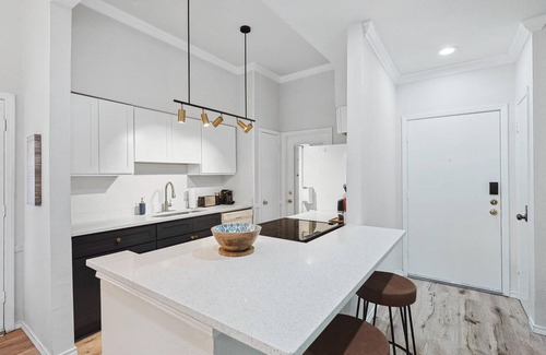 North Dallas Apartment | The Best of The North Dallas Area, Pool & Patio
