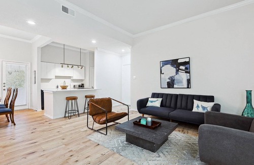 North Dallas Apartment | The Best of The North Dallas Area, Pool & Patio