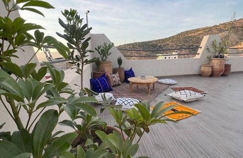 Tamrhakht Villa | The best place to stay in Tamragh Great Mountain,Ocean view 5 min from the beach