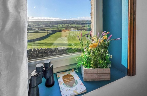 Worton Cottage | The best things certainly come in small parcels and Bloomer’s Bothy has it all.