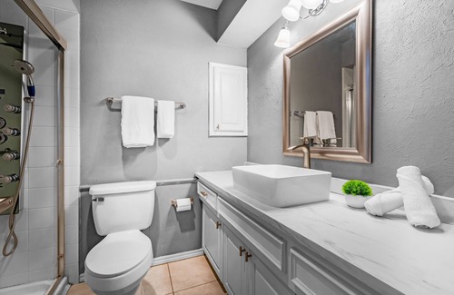 Carrollton House | ♥The Better Together House │ Family-Friendly 4BR with Private Playground♥