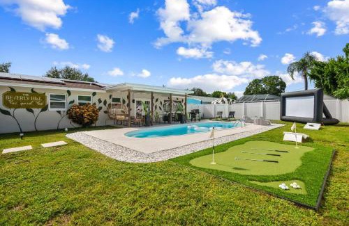 Clearwater House | The Beverley Pool Hot Tub Near Clearwater Beach