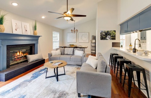 Summerville House | The Big Dipper: 3br home with pool!