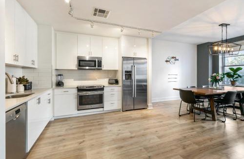 Central Business District Apartment | The Big Easy's Finest: 4-BR Luxury Condo in NOLA