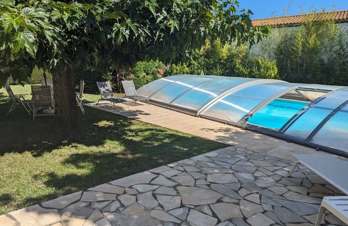 Saint-Sulpice-de-Faleyrens Apartment | The big stone of St Emilion