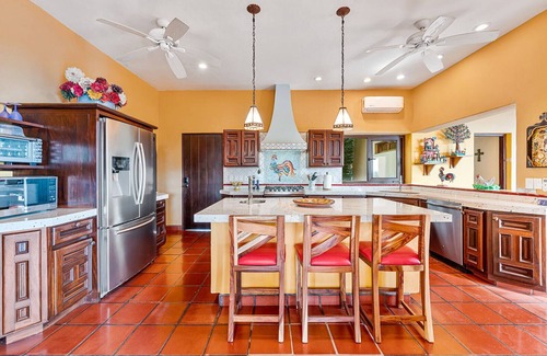 San Francisco House | THE BIG HOUSE at Villa de Vistas - gracious with stunning views. Sleeps 12.
