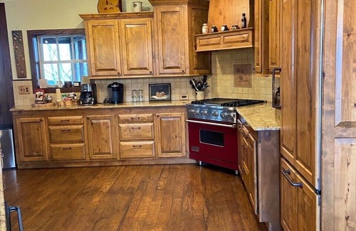 Mount Vernon House | The Big Pasture Lodge - An Elegant Escape in the Woods of East Texas